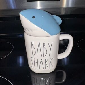 NWT, Rae Dunn, Baby Shark mug with shark topper